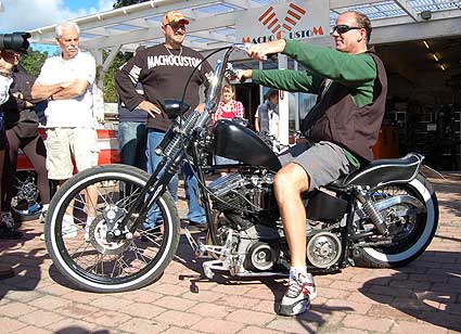 James Cain visit Danish Custom Motorcycle Shop